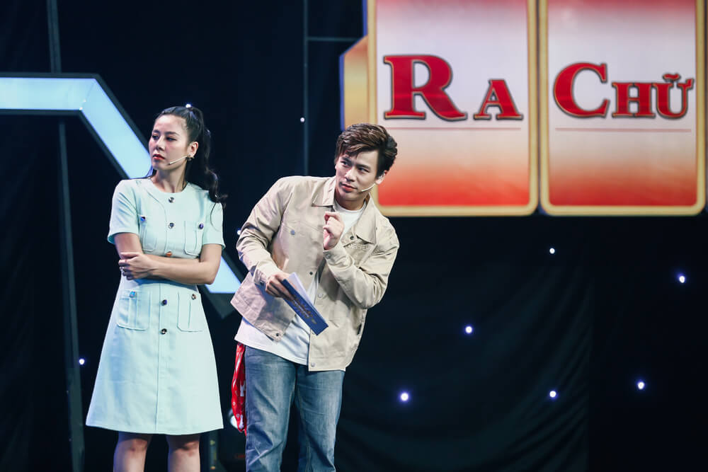 Trần Anh Huy kết hợp cùng “Kiều nữ làng hài” Nam Thư cầm trịch show kiến thức