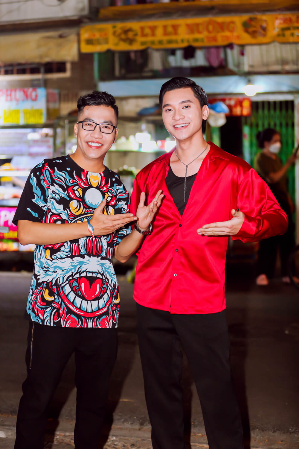Sắc màu cuộc sống: Neon Trung Thuận dẫn Hoàng Rapper “phá đảo” các con phố ẩm thực siêu hot của người Hoa