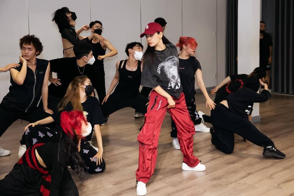 Dalat Best Dance Crew 2023: Học cách phối đồ chất lừ của BlackPink, Việt Max và dàn dancer nổi tiếng