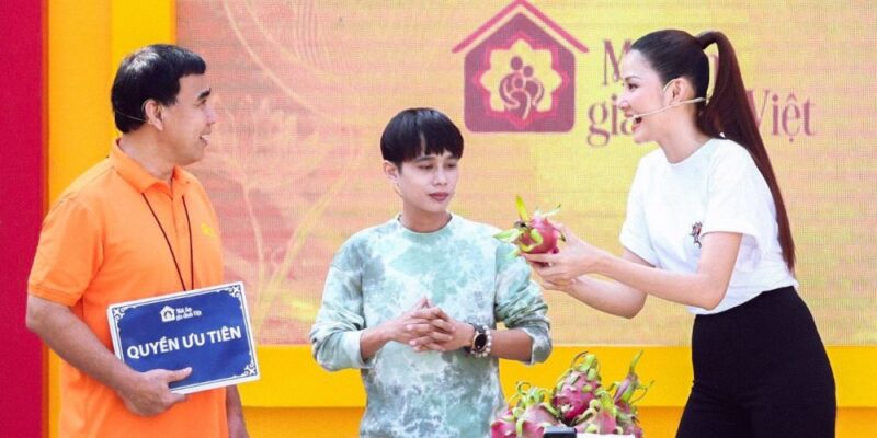 Mái ấm gia đình Việt: Tuấn Dũng bối rối khi đứng cạnh Hoàng Thùy