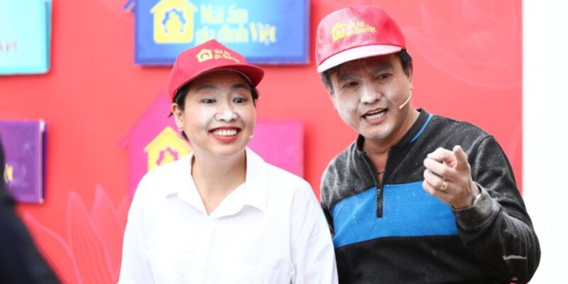 Mái ấm gia đình Việt: Cao Minh Đạt, Lê Khánh mặt lấm lem bột khi thực hiện thử thách tại Mái ấm gia đình Việt