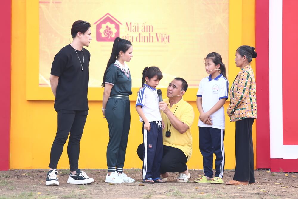 Mái ấm gia đình Việt: Quyền Linh nói về lý do hay khóc khi dẫn các chương trình thiện nguyện