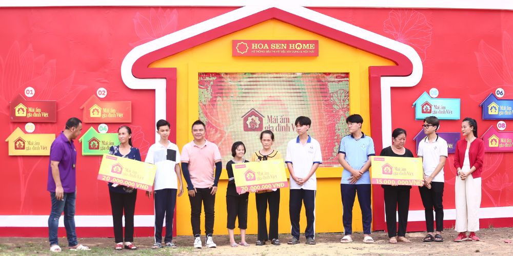 Lê Minh, Hoàng Oanh hợp sức đem về tổng giải thưởng 105 triệu đồng cho các em nhỏ mồ côi