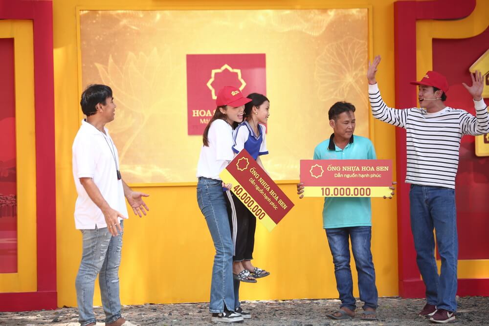 Mái Ấm Gia Đình Việt: Diễn viên Quốc Trường và hoa hậu Kỳ Duyên góp sức mang về giải thưởng 85 triệu cho trẻ em mồ côi