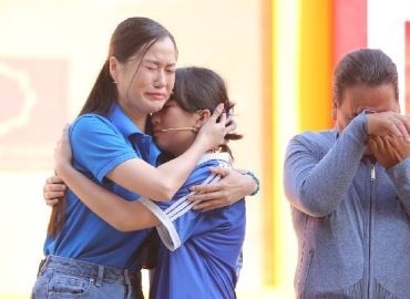 Lâm Vỹ Dạ khóc nức nở: Con tôi 14 tuổi nhưng chưa bao giờ tôi dám để con ở một mình trong nhà