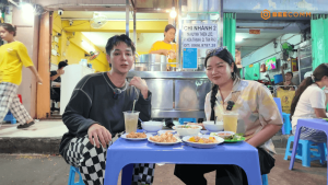 Cùng Tuấn Kiệt và Chen Ru Lu khám phá món bao tử cá chiên giòn trứ danh tại chung cư Ngô Gia Tự