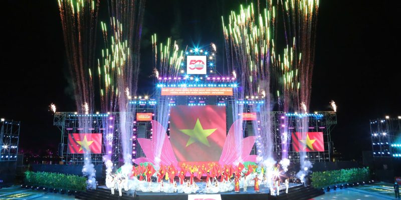 10.000 khán giả hoà mình vào không gian âm nhạc đầy cảm xúc trong chương trình nghệ thuật “Non sông thống nhất”