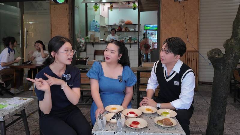 Thanh Nhí và Chen Ru Lu khâm phục cô chủ tiệm bánh khởi nghiệp ở tuổi 18