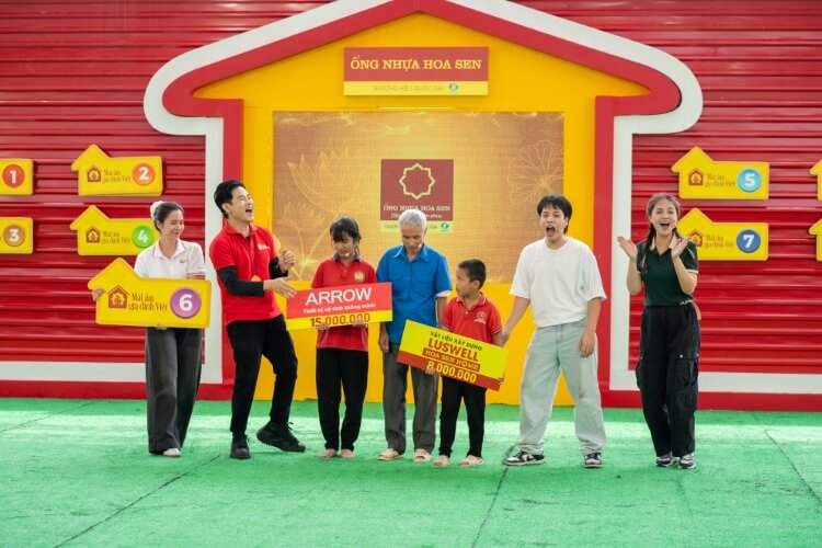 Diễn viên Thu Quỳnh và ca sĩ JayKii góp sức mang về hơn 100 triệu đồng cho các em nhỏ mồ côi