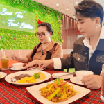 Chen Ru Lu cùng Thành Nhí thích thú khi thưởng thức ẩm thực tại KDL Suối Tiên