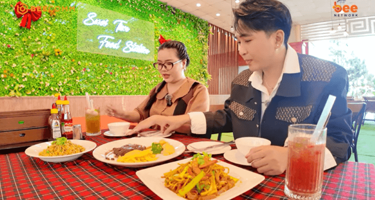 Chen Ru Lu cùng Thành Nhí thích thú khi thưởng thức ẩm thực tại KDL Suối Tiên