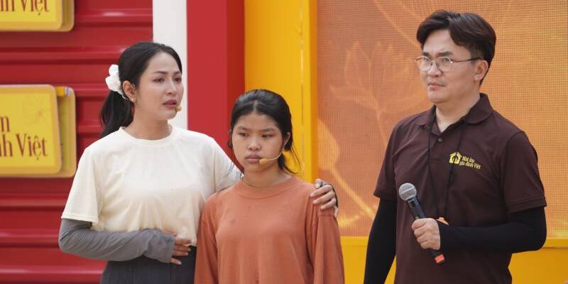 Đại Nghĩa, Ma Ran Đô và Nguyễn Duyên Quỳnh nhói lòng trước cảnh em nhỏ vừa học vừa gồng gánh gia đình vì cha mẹ bệnh nặng
