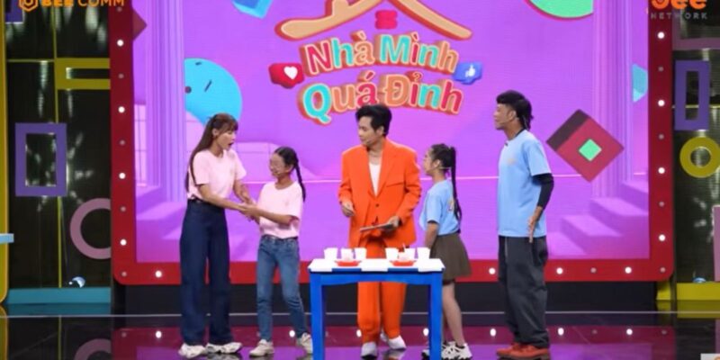 “Nhà Mình Quá Đỉnh”: MC Dương Hồng Phúc “bị giành sóng” bởi hai đội trưởng nhí