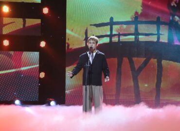 NSƯT Kim Tử Long, Vân Khánh và nhạc sĩ Nguyễn Văn Chung rơi nước mắt khi nghe Đinh Viết Tường hát về mẹ
