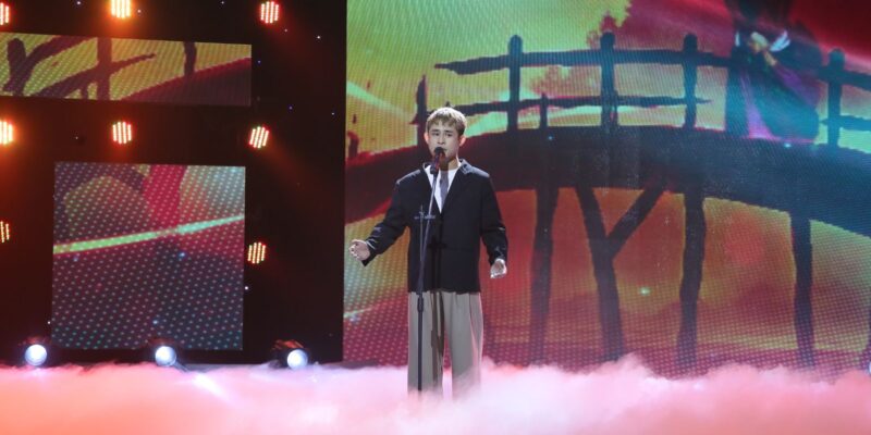 NSƯT Kim Tử Long, Vân Khánh và nhạc sĩ Nguyễn Văn Chung rơi nước mắt khi nghe Đinh Viết Tường hát về mẹ