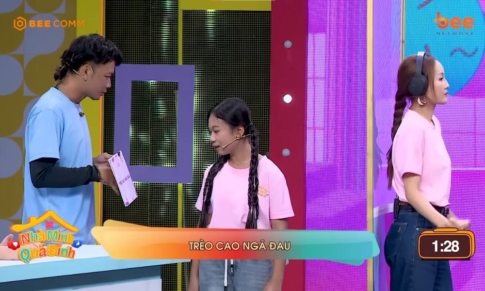 “Nhà Mình Quá Đỉnh”: MC Hồng Phúc đạt đến đẳng cấp tiên tri khiến Hoàng Phi, Diễm Phương “trở tay không kịp”