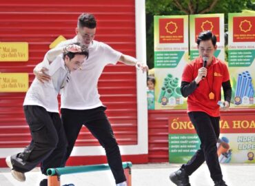 Mái ấm gia đình Việt có sự tham gia của Huỳnh Lập, Tiến Linh trao hơn nửa tỷ đồng cho các em nhỏ có hoàn cảnh khó khăn