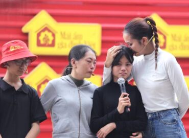 Ngọc Châu, Phan Văn Đức nghẹn ngào trước những em nhỏ mồ côi cha, làm chỗ dựa tinh thần cho mẹ