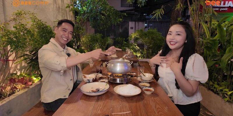Hỷ Khí Dương Dương và Bỏng Ngô Mario thưởng thức tiệc đồ nướng tại Quán ăn hạnh phúc