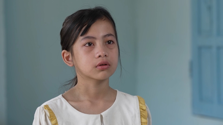 Lâm Vỹ Dạ bật khóc, Hoàng Thùy xót xa khi chứng kiến cảnh thiếu thốn tình cảm gia đình của các bé mồ côi