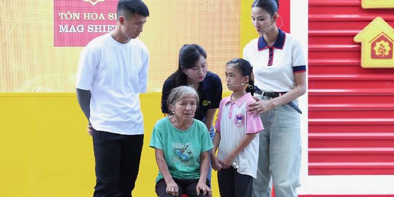Lâm Vỹ Dạ bật khóc, Hoàng Thùy xót xa khi chứng kiến cảnh thiếu thốn tình cảm gia đình của các bé mồ côi
