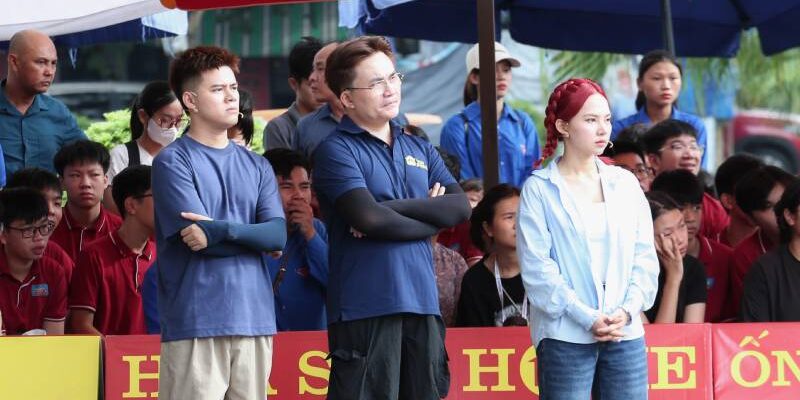 Đại Nghĩa, Ngô Lan Hương và Nguyễn Thái Học lặng người trước những bất hạnh của cậu bé mồ côi