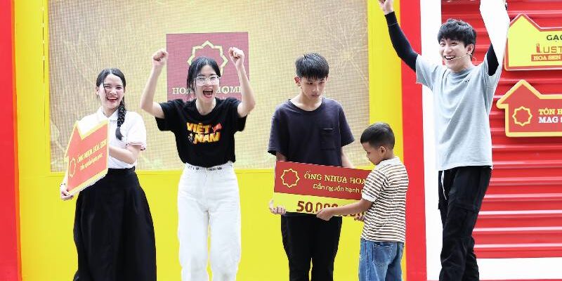 Diễn viên B Trần và ca sĩ Hà Myo góp sức mang về hơn 100 triệu cho các em nhỏ trong tập 151 Mái ấm gia đình Việt