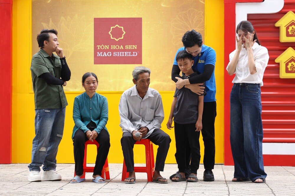 Huỳnh Lập làm thơ, Tiêu Minh Phụng hát cải lương để kêu gọi quyên góp ủng hộ các em nhỏ mồ côi
