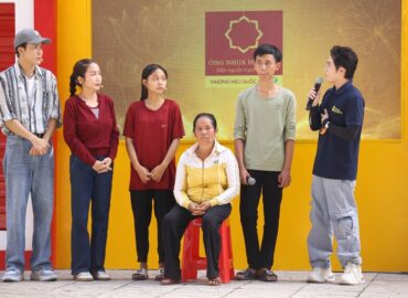 Huỳnh Lập làm thơ, Tiêu Minh Phụng hát cải lương để kêu gọi quyên góp ủng hộ các em nhỏ mồ côi