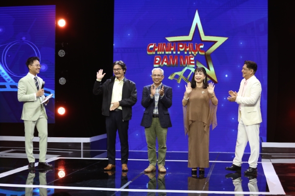 ‘Chinh phục đam mê’ tập 1: Thí sinh nhận mưa lời khen từ NSND Kim Xuân, NSƯT Công Ninh vì tiết mục truyền năng lượng tích cực