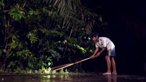Ốc Thanh Vân, Huỳnh Lập và Tiêu Minh Phụng rơi nước mắt trước nghị lực các em nhỏ mồ côi