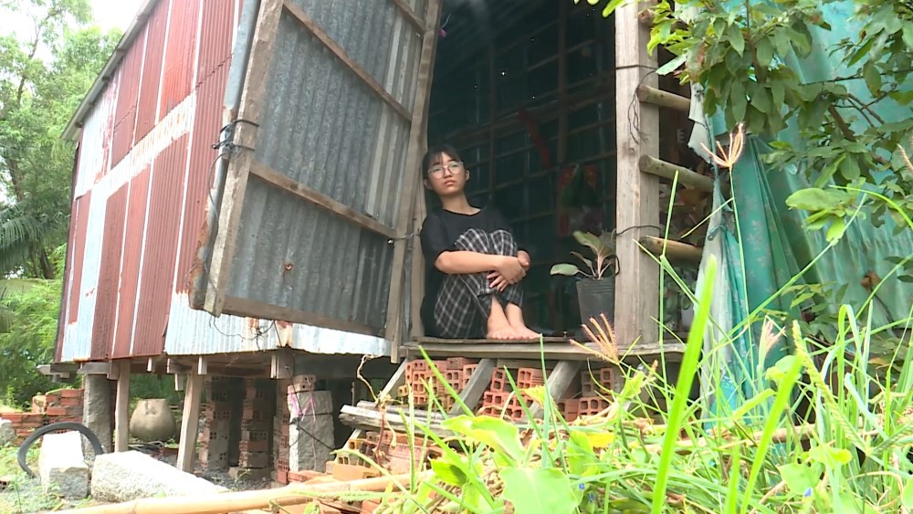 NSƯT Ốc Thanh Vân bật khóc: “Là mẹ thì không được bỏ con, dù với bất cứ lý do gì”