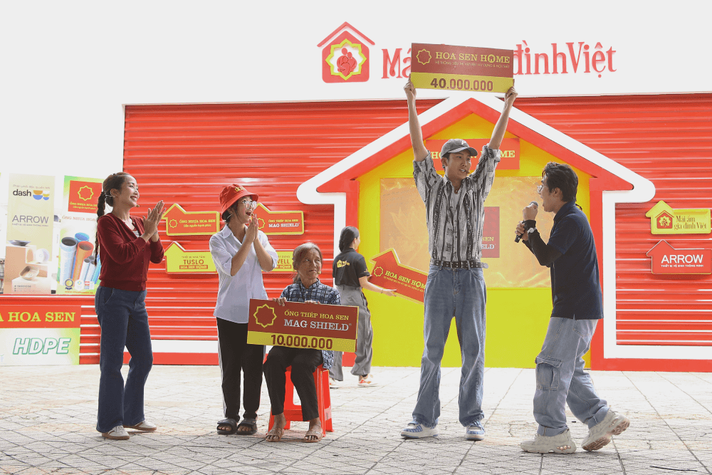 NSƯT Ốc Thanh Vân bật khóc: “Là mẹ thì không được bỏ con, dù với bất cứ lý do gì”