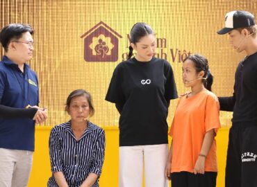 MC Đại Nghĩa xúc động trước người phụ nữ cưu mang em nuôi bị tâm thần hơn 20 năm