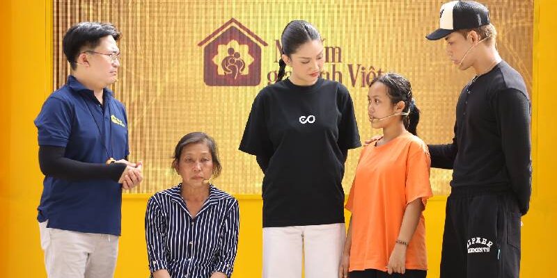 MC Đại Nghĩa xúc động trước người phụ nữ cưu mang em nuôi bị tâm thần hơn 20 năm