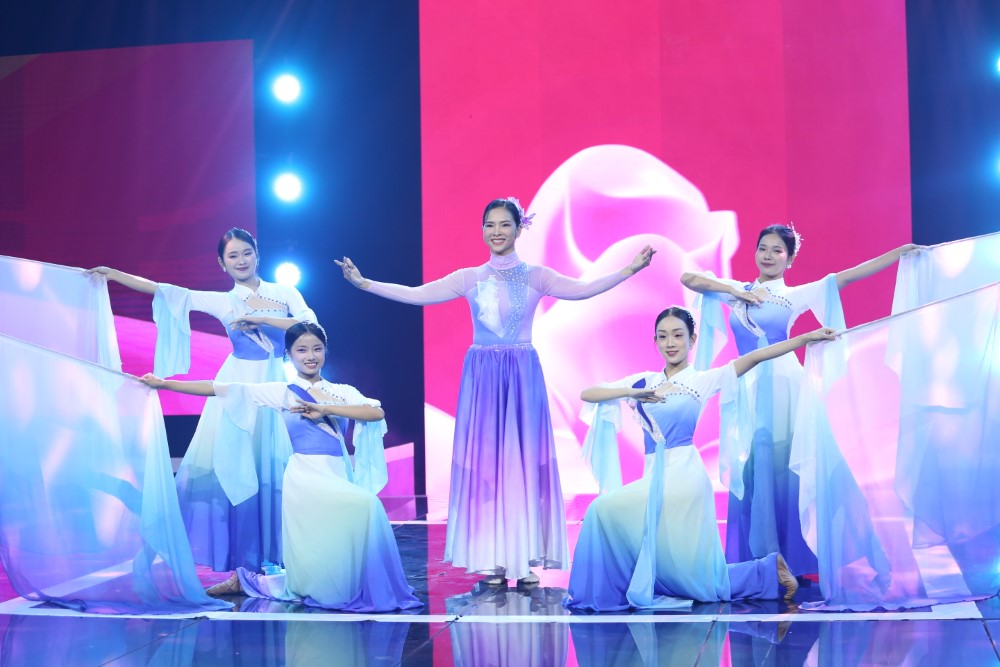 Nghệ sĩ Trung Dân nhắc thí sinh: “Đừng nhát nữa”