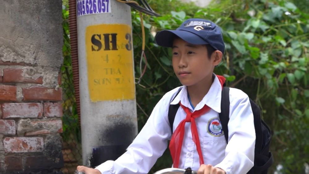 Diệu Nhi cùng Long Vũ góp sức mang về 100 triệu đồng cho các em nhỏ mồ côi