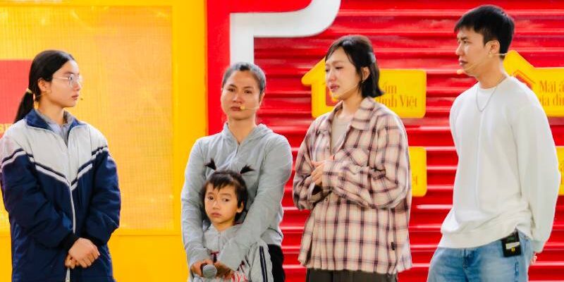 Diệu Nhi khóc nức nở trước cảnh người mẹ trẻ gồng gánh nuôi gia đình 5 người