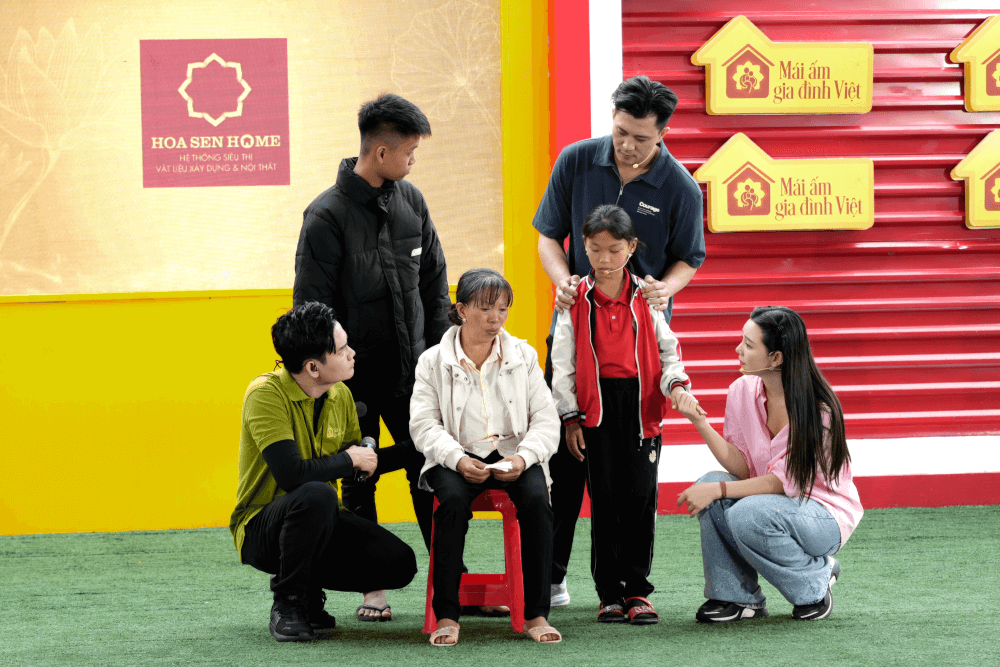 Hà Việt Dũng, Quỳnh Kool xúc động trước bé gái lớp 5 tự lo cho bản thân vì mẹ bệnh, anh trai bỏ học đi làm