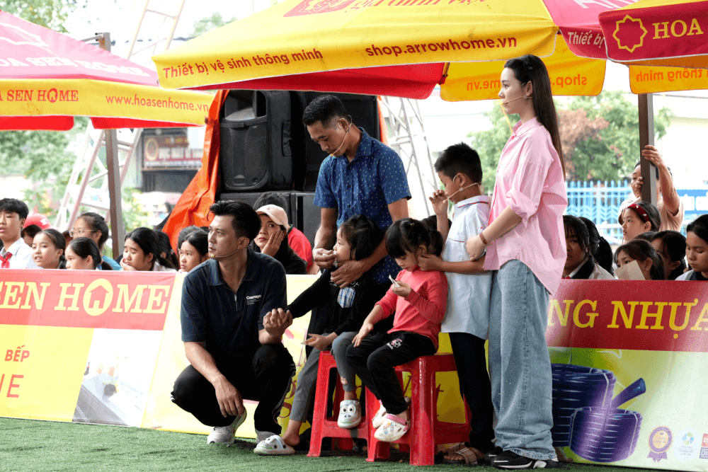 Hà Việt Dũng, Quỳnh Kool xúc động trước bé gái lớp 5 tự lo cho bản thân vì mẹ bệnh, anh trai bỏ học đi làm