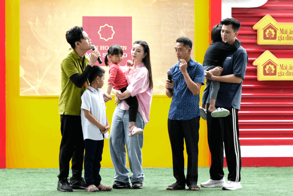 Hà Việt Dũng, Quỳnh Kool xúc động trước bé gái lớp 5 tự lo cho bản thân vì mẹ bệnh, anh trai bỏ học đi làm