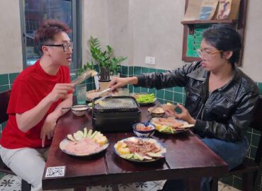 Lâm Nguyễn và Năm Chà khám phá quán nướng hoài cổ trong Tập 33 Quán ăn hạnh phúc