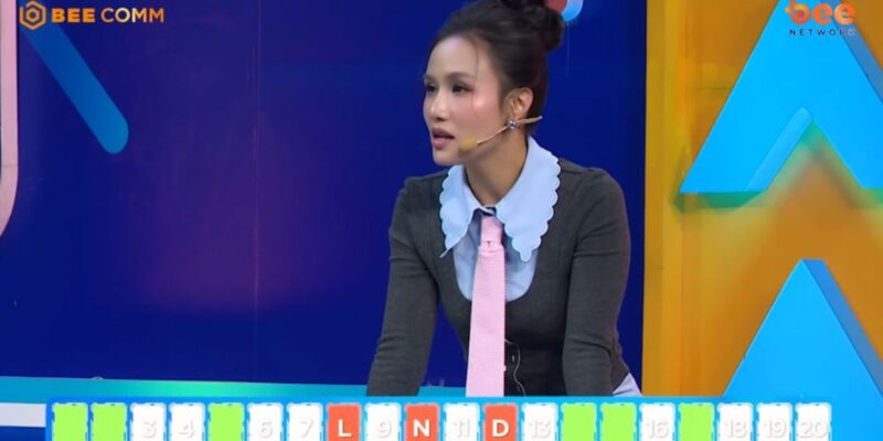 Đội chơi của “ca sĩ 3 tỷ view” Phan Như Thùy thắng lớn tại “Úm Ba La Ra Chữ Gì” mùa 7