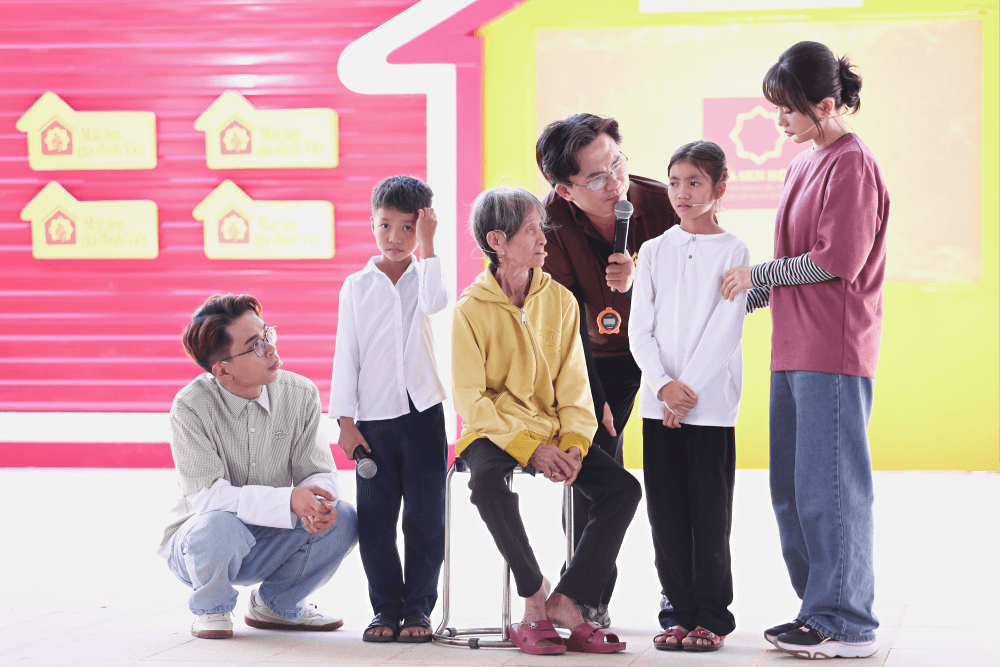 Hơn nửa tỷ đồng được trao đến các em nhỏ mồ côi trong tập 169 chương trình Mái ấm gia đình Việt