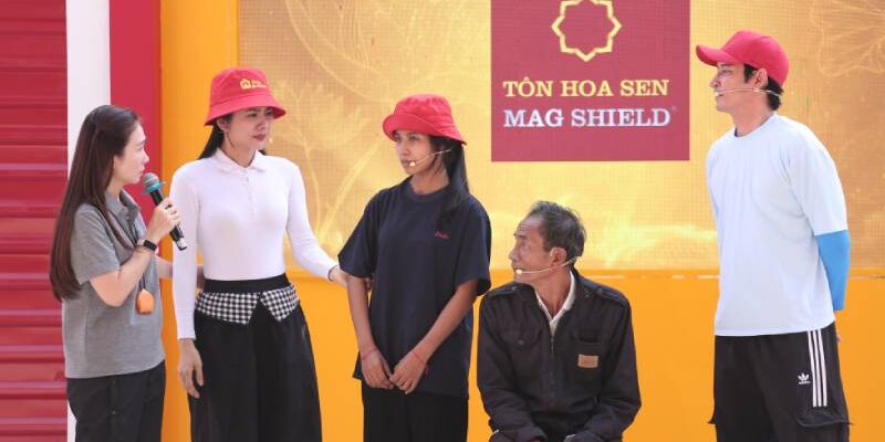 MC Thanh Thảo, Huy Khánh và Vân Trang nghẹn lòng trước hoàn cảnh cô bé mất mẹ, sống cùng ông bà đã lớn tuổi
