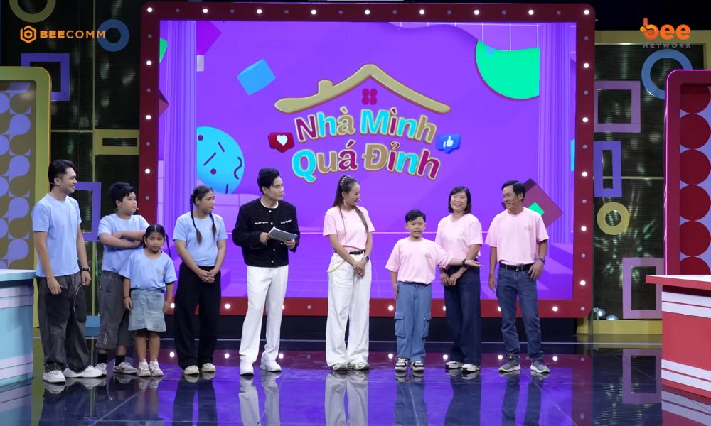 Quán quân Siêu Mẫu Nhí Toàn Cầu 2025 bất ngờ xuất hiện tại “Nhà Mình Quá Đỉnh”, gây sốt vì phong thái và giọng hát tự tin