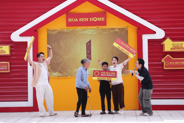 Diễn viên Puka được khán giả hỗ trợ khi bị chấn thương lúc thực hiện thử thách để giúp đỡ các em nhỏ khó khăn 