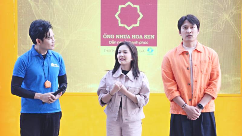 MC Dương Hồng Phúc, Đình Tú và Ngọc Huyền xót xa hoàn cảnh cô bé mồ côi mẹ, chăm sóc cha và anh trai bị thiểu năng trí tuệ