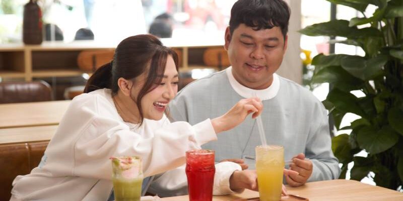 Quán ăn hạnh phúc tập 48 Phương Lan trầm trồ với croissant nóng giòn, mê mẩn cold brew cam tại M’oi Coffee and Tea Bar