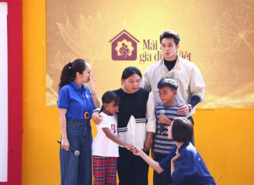 Ốc Thanh Vân, GiGi Hương Giang khóc nức nở trước hoàn cảnh 3 chị em cô bé đồng bào M’nông mồ côi cả cha lẫn mẹ